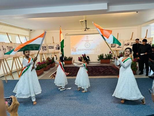 On the occasion of the 78th Independence Day of India, High Commissioner Shri Manish hoisted the National flag at the High Commission complex.